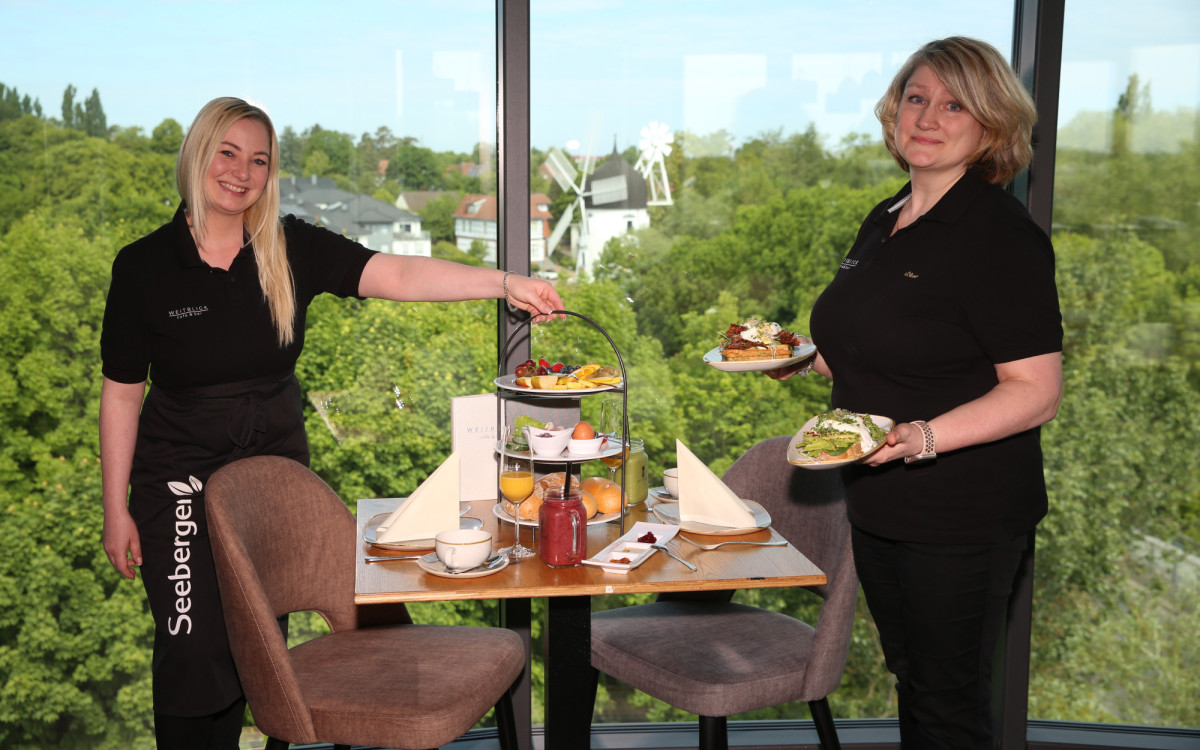 Die Magie des Gifhorner Himmels genießen: Im Café Weitblick gibt‘s Frühstück, Süppchen, feine Torten und Cocktails