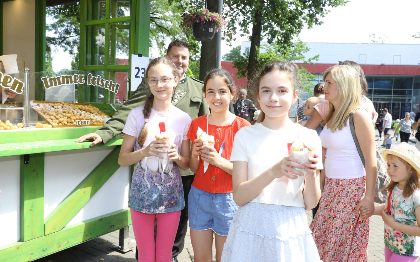 Die Mischung der Attraktionen macht’s – Fähnchen fürs Kinderschützenfest gibt’s für 3 Euro