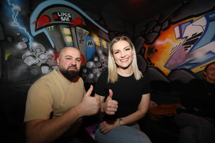 Die schönsten Fotos von der großen Eröffnung: Limi's Bar lockt nach Totalumbau mit großer Tanzfläche in die Lindenstraße 28 in Gifhorn