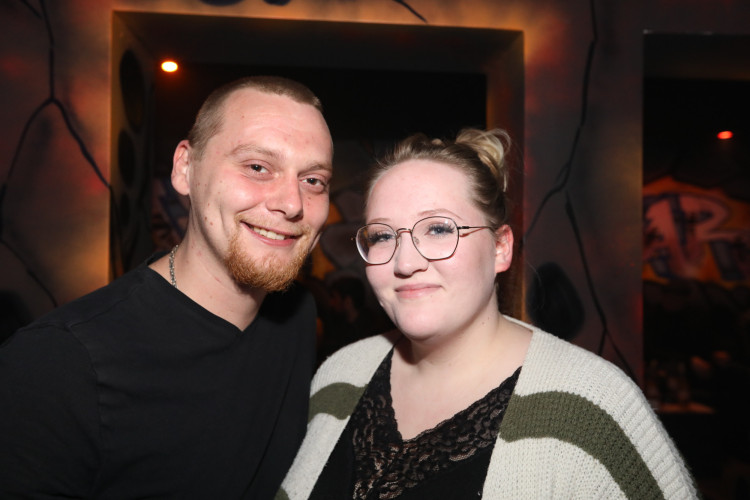 Die schönsten Fotos von der großen Eröffnung: Limi's Bar lockt nach Totalumbau mit großer Tanzfläche in die Lindenstraße 28 in Gifhorn