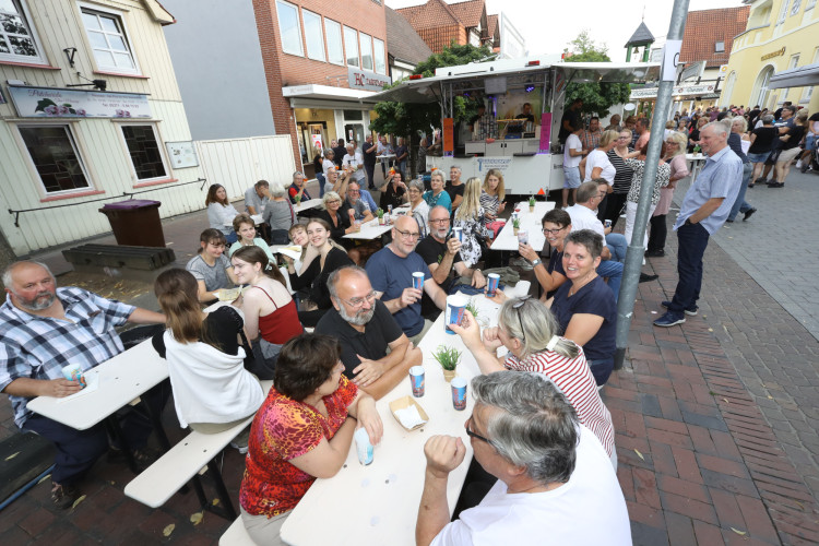 Die schönsten Fotos von Eurem Altstadtfest-Freitag: Unsere Bildergalerie zeigt Gifhorns Lebensfreude