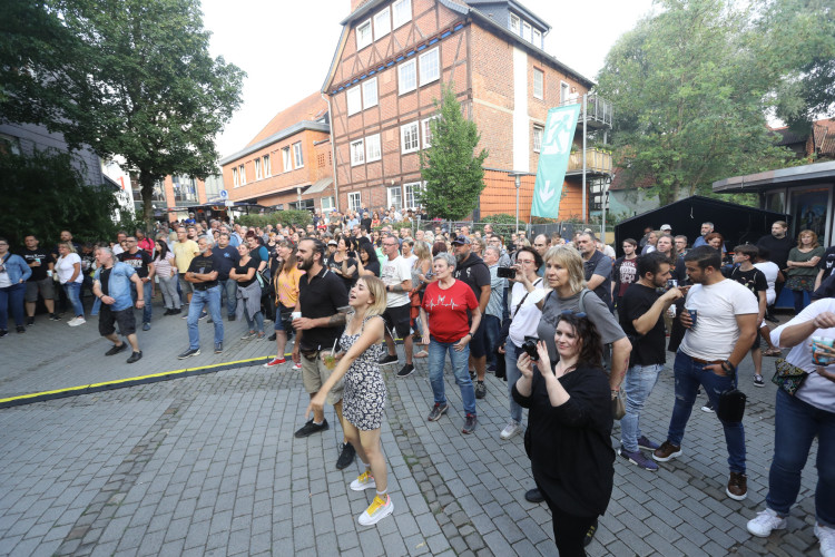 Die schönsten Fotos von Eurem Altstadtfest-Freitag: Unsere Bildergalerie zeigt Gifhorns Lebensfreude