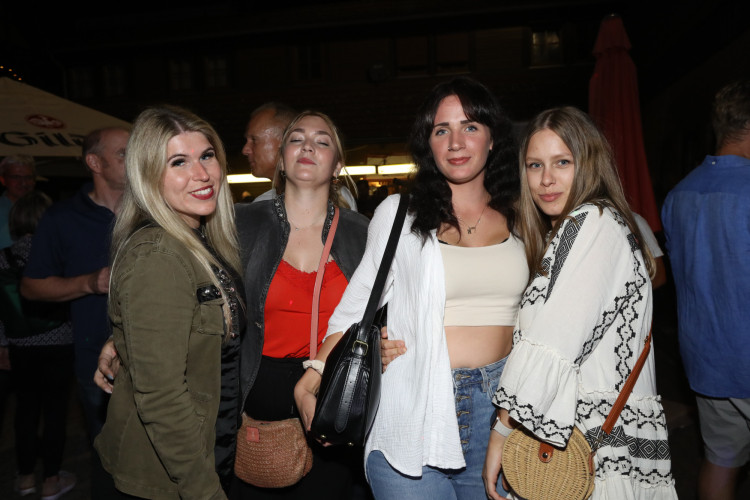 Die schönsten Fotos von Eurem Altstadtfest-Freitag: Unsere Bildergalerie zeigt Gifhorns Lebensfreude