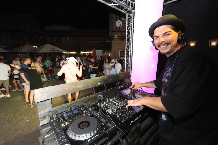 Die schönsten Fotos von Eurem Altstadtfest-Freitag: Unsere Bildergalerie zeigt Gifhorns Lebensfreude