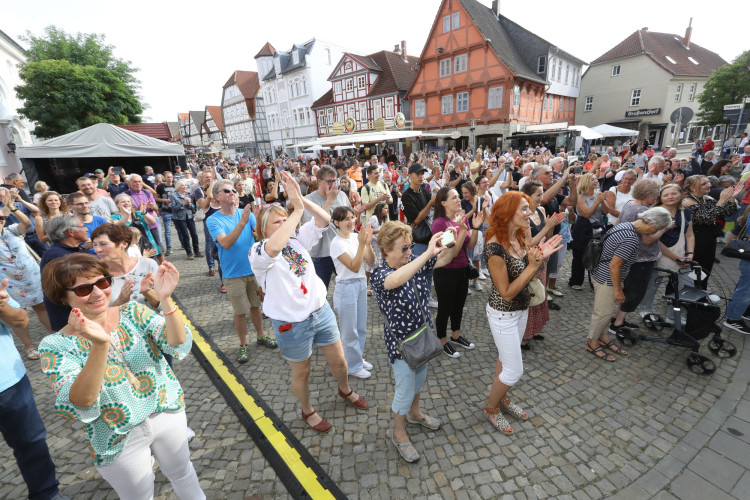 Die schönsten Fotos von Eurem Altstadtfest-Freitag: Unsere Bildergalerie zeigt Gifhorns Lebensfreude