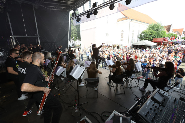 Die schönsten Fotos von Eurem Altstadtfest-Freitag: Unsere Bildergalerie zeigt Gifhorns Lebensfreude