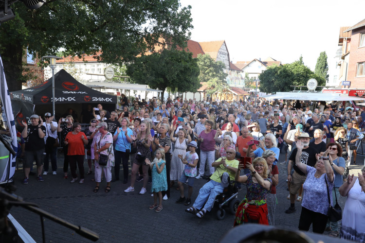 Die schönsten Fotos von Gifhorns Altstadtfest-Sonntag: Hier geht's zu KURTs Bildergalerie