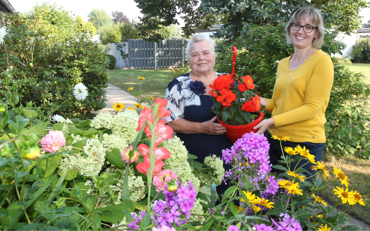 Die Terrasse von Anna Rau sprüht nur so vor Blumen-Begeisterung