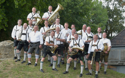 Die Trachtenkapelle St. Barbara und Gifhorn gehören fest zusammen – Robert Ernst leitet das Orchester seit 51 Jahren