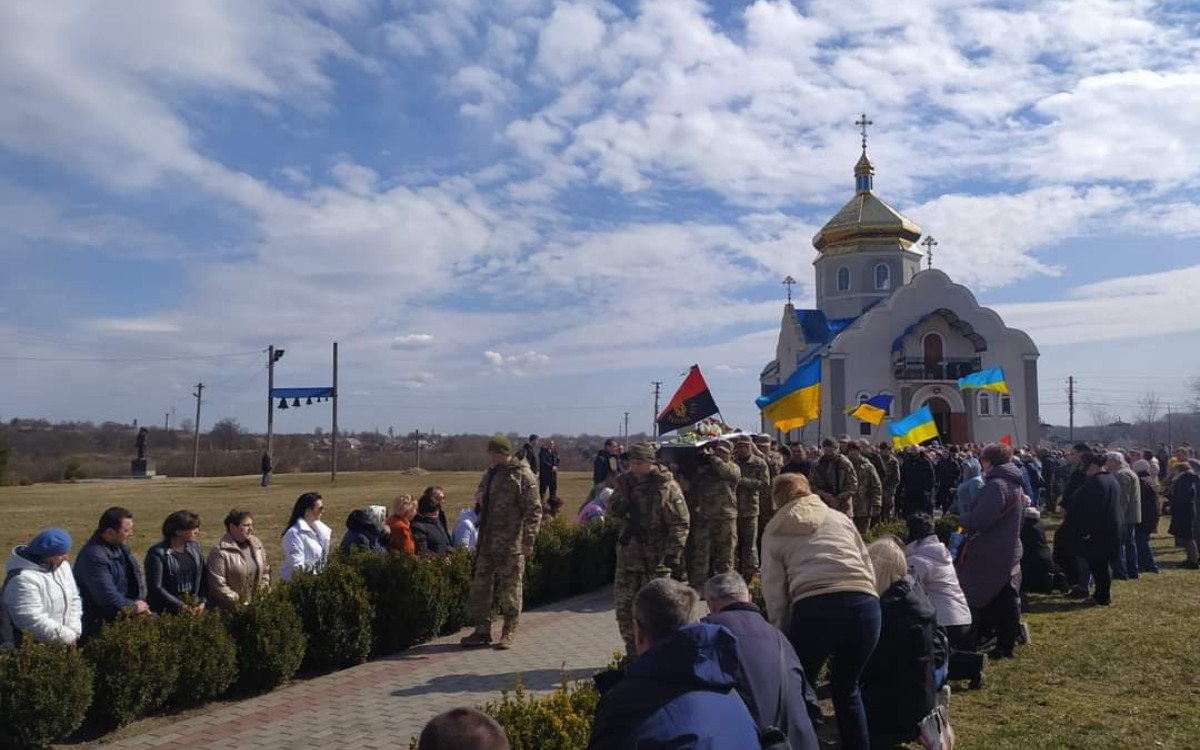 Diese Abschiede zerreißen die Seele - Gifhorns Partnerstadt Korssun-Schewtschenkiwskyj trägt die Kriegstoten zu Grabe - und schöpft dennoch Hoffnung