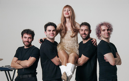 Diese Cover-Show ist ein Muss für echte Swifties: Die Taylor Experience ist beim Wittinger Sommerfest dabei