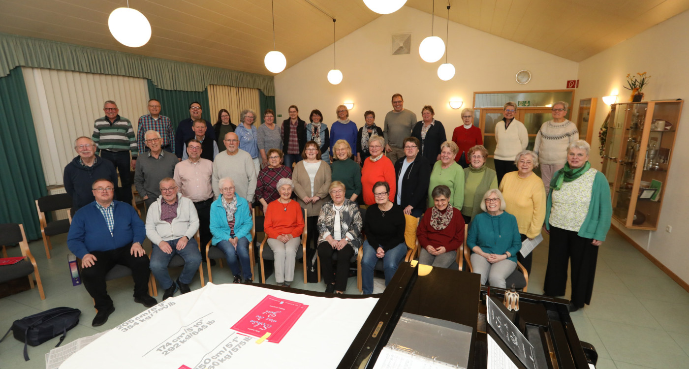 Dieses Repertoire begeistert sein Publikum: Der Heidechor Gifhorn-Neubokel wählt mittlerweile aus 200 Liedern aus