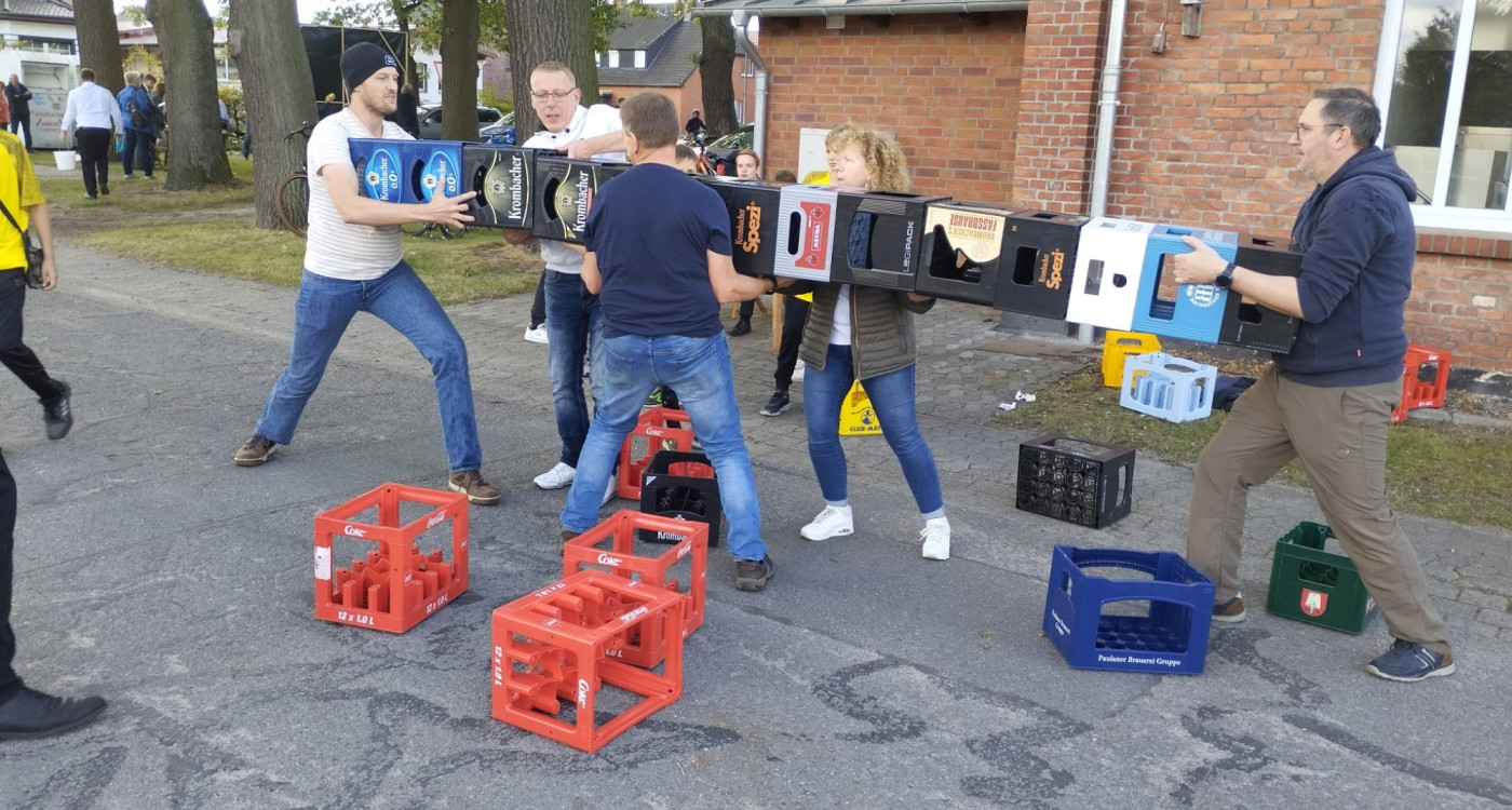 Dirndl und Lederhose her, es gibt Freigetränke: Oktoberspiele und Oktober-Gaudi locken am 28. und 29. September nach Wahrenholz