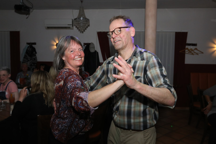 Discofox und Karaoke - Wir zeigen Euch die schönsten Bilder von Gifhorns Kneipen beim Feiern in den Mai