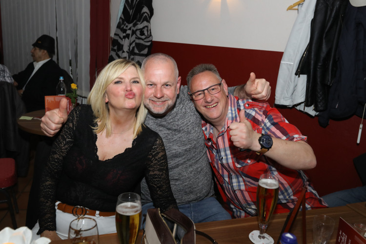 Discofox und Karaoke - Wir zeigen Euch die schönsten Bilder von Gifhorns Kneipen beim Feiern in den Mai