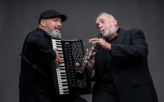 Duo Eisel Deda: Virtuos-emotionaler Abend auf Einladung des Kulturvereins Gifhorn am Freitag im Rittersaal