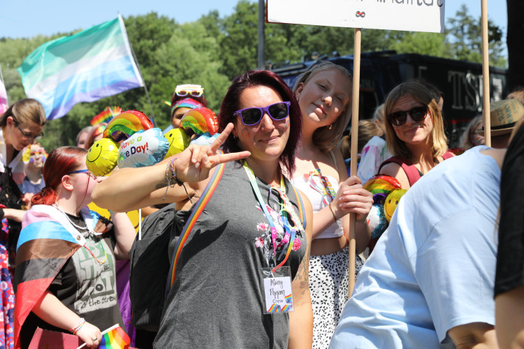 Egal, wer Du bist, und egal, wen Du liebst: KURT zeigt Euch die schönsten Bilder vom 1. Christopher Street Day in Gifhorn