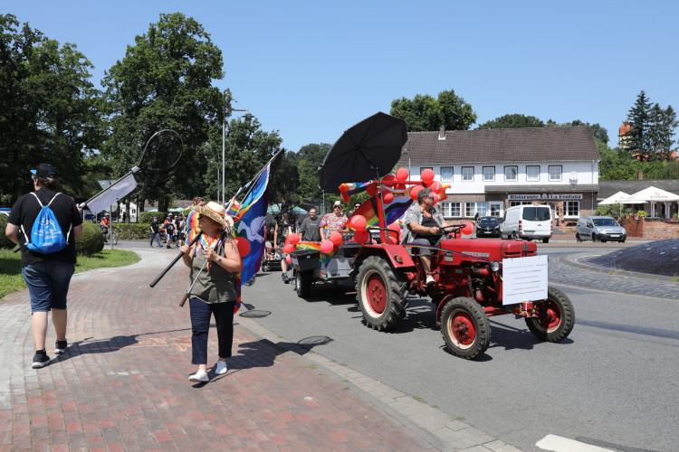 Egal, wer Du bist, und egal, wen Du liebst: KURT zeigt Euch die schönsten Bilder vom 1. Christopher Street Day in Gifhorn