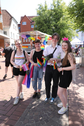 Egal, wer Du bist, und egal, wen Du liebst: KURT zeigt Euch die schönsten Bilder vom 1. Christopher Street Day in Gifhorn