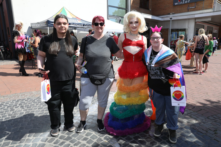 Egal, wer Du bist, und egal, wen Du liebst: KURT zeigt Euch die schönsten Bilder vom 1. Christopher Street Day in Gifhorn