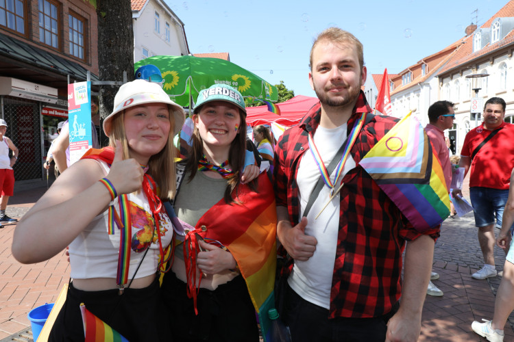 Egal, wer Du bist, und egal, wen Du liebst: KURT zeigt Euch die schönsten Bilder vom 1. Christopher Street Day in Gifhorn