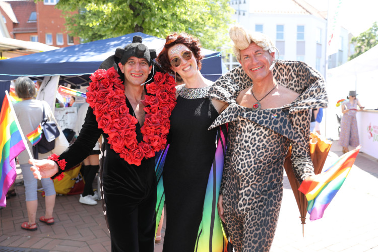 Egal, wer Du bist, und egal, wen Du liebst: KURT zeigt Euch die schönsten Bilder vom 1. Christopher Street Day in Gifhorn