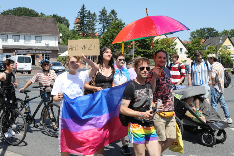 Egal, wer Du bist, und egal, wen Du liebst: KURT zeigt Euch die schönsten Bilder vom 1. Christopher Street Day in Gifhorn