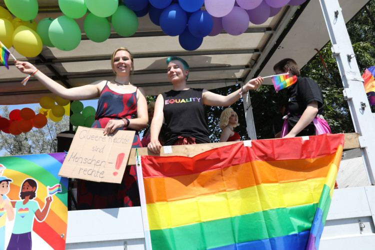 Egal, wer Du bist, und egal, wen Du liebst: KURT zeigt Euch die schönsten Bilder vom 1. Christopher Street Day in Gifhorn