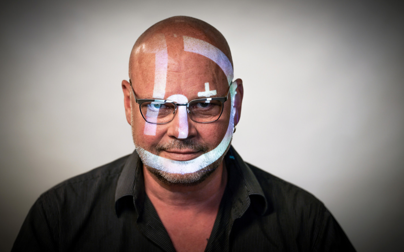 Ein echter Cyborg im Gifhorner Schloss: Transhumanist Ralf Neuhäuser erzählt vom Nutzen des digitalen Fortschritts