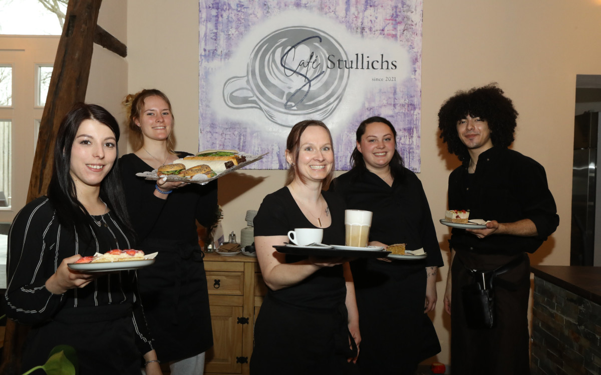 Ein edler Kaffee im schattigen Plätzchen: Das Café Stullichs öffnet die Terrasse und den Garten im Gifhorner Speicherhof