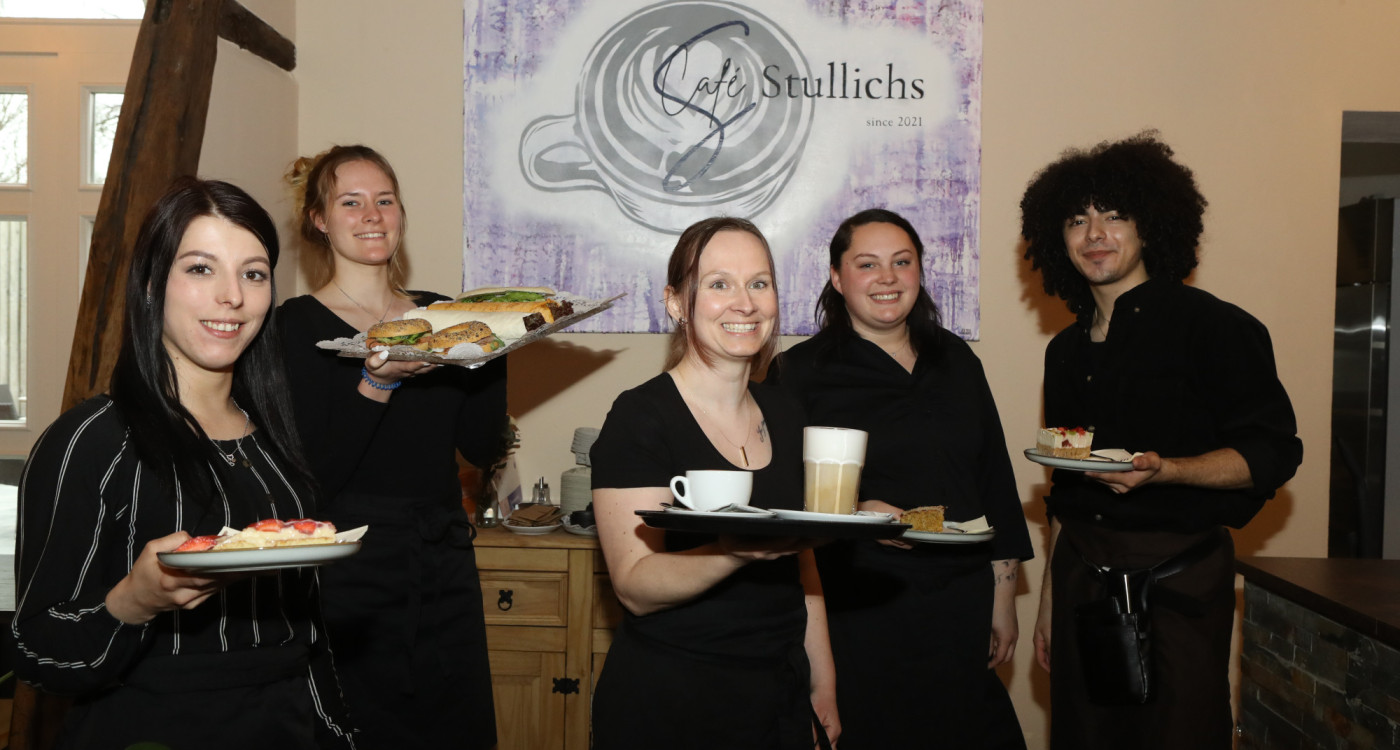 Ein edler Kaffee im schattigen Plätzchen: Das Café Stullichs öffnet die Terrasse und den Garten im Gifhorner Speicherhof