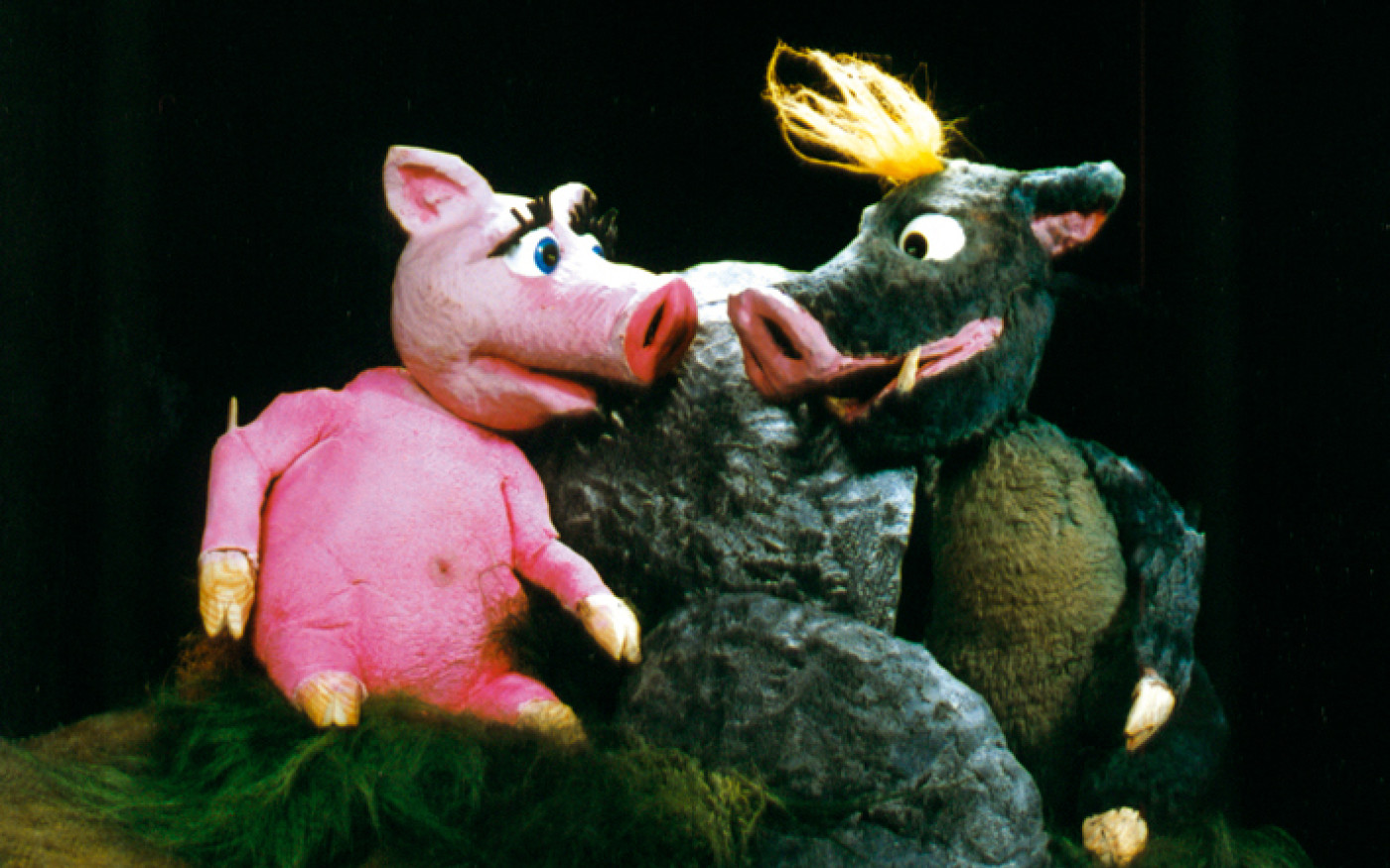 Eine Sau übt den großen Aufstand: Kulturverein Gifhorn bringt 