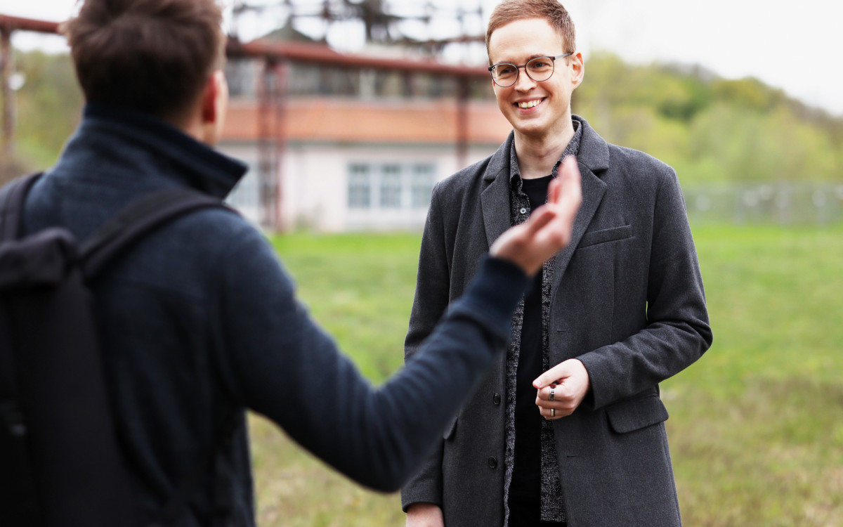 Eine Stimme für die Stimmlosen und Ungehörten – Das sind die Ziele und Motivation von Bundestagskandidat Henrik Werner (Grüne)