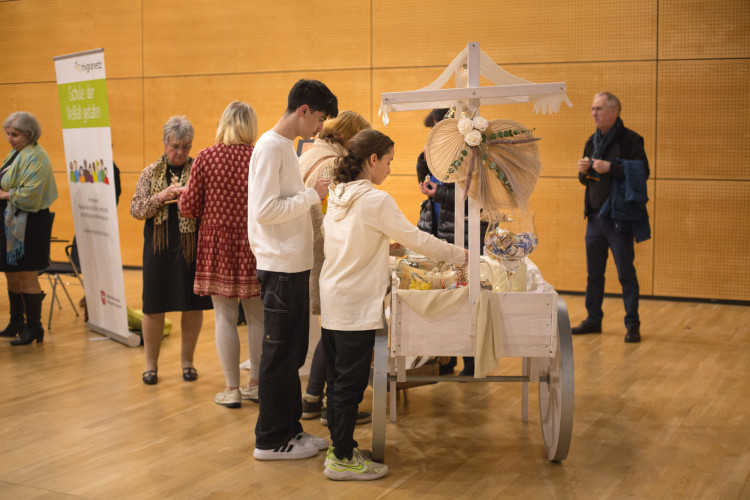 Emotional, würdigend, verbindend: Unsere Bildergalerie zeigt Euch die schönsten Momente der ersten Gala für Gastarbeiterinnen in Gifhorn