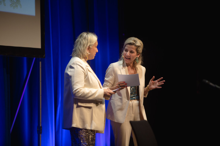 Emotional, würdigend, verbindend: Unsere Bildergalerie zeigt Euch die schönsten Momente der ersten Gala für Gastarbeiterinnen in Gifhorn