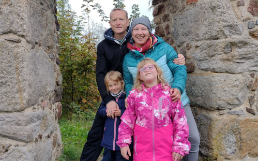 Entlastung für stark geforderte Familien: Familie Wilhelm aus Calberlah kämpft für den Erhalt der Schule der Zukunft