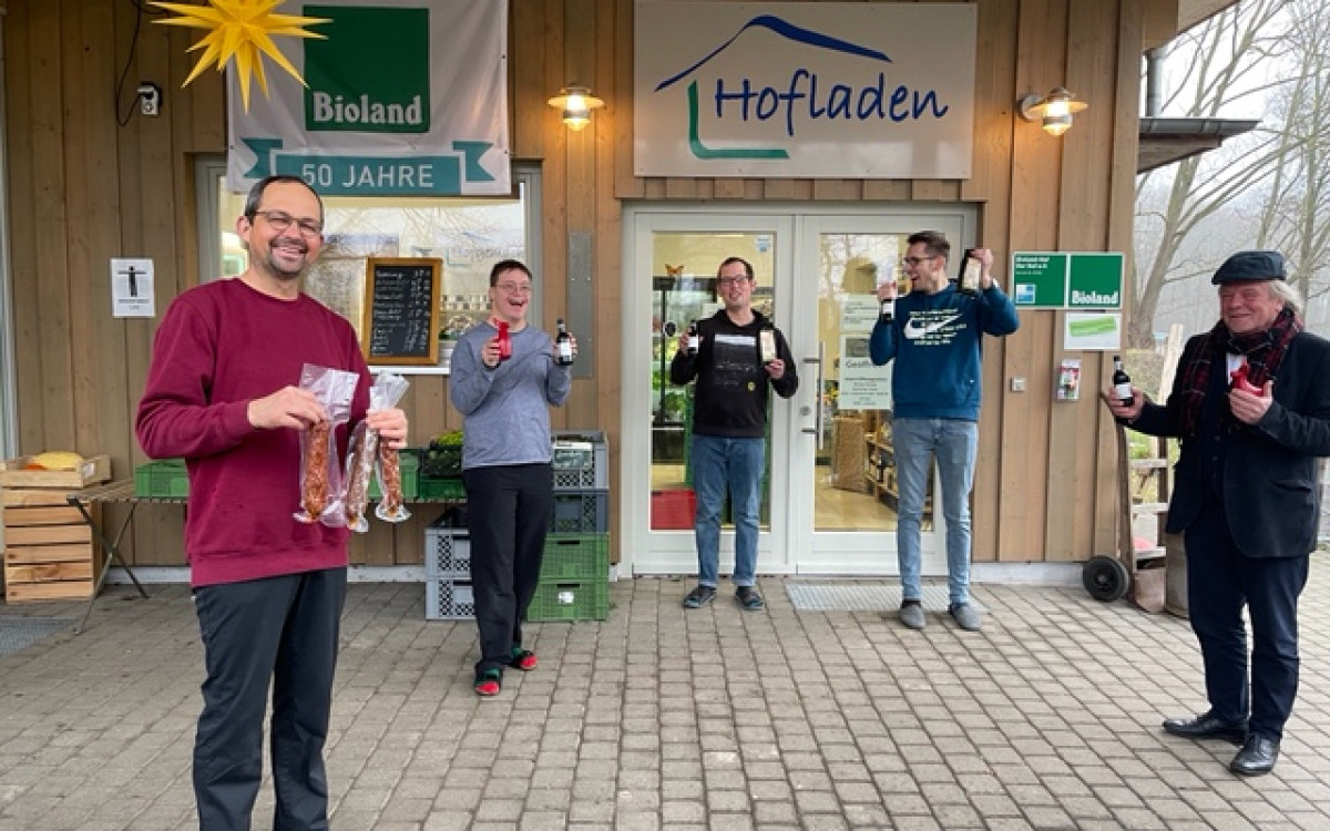 Erlös für Flutopfer in Sinzig: Gifhorner Weltladen und Isenbüttels Der Hof bieten tolle Weihnachtstasche an