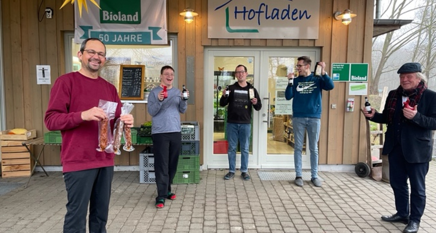Erlös für Flutopfer in Sinzig: Gifhorner Weltladen und Isenbüttels Der Hof bieten tolle Weihnachtstasche an