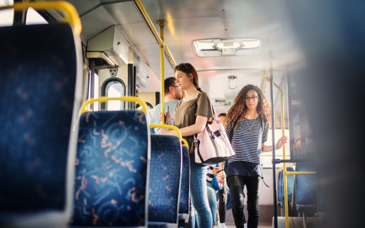 Erst aussteigen, dann einsteigen – Was läuft falsch beim Busverkehr im Kreis Gifhorn? Umfrage läuft bis Ende der Herbstferien
