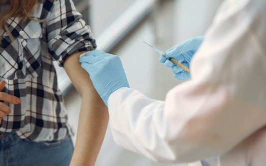 Erstimpfungen in allen 25 stationären Alten- und Pflegeheimen im Landkreis Gifhorn und im Helios-Klinikum abgeschlossen