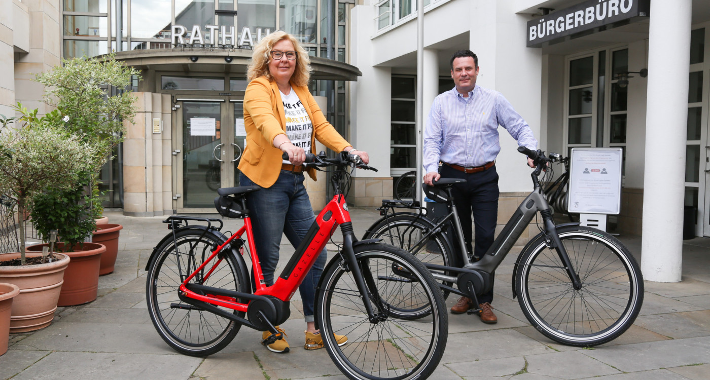 Fahrrad statt Auto - Die Stadtverwaltung Gifhorn erweitert ihren Fuhrpark um zwei E-Bikes