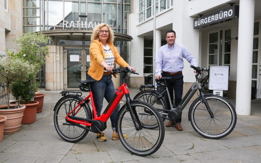 Fahrrad statt Auto - Die Stadtverwaltung Gifhorn erweitert ihren Fuhrpark um zwei E-Bikes