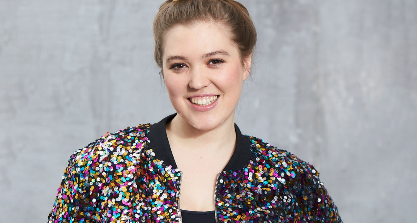 Fee Brembeck: Jetzt wird zurückerklärt – Kabarettistin gastiert auf Einladung des Kulturvereins in Gifhorn