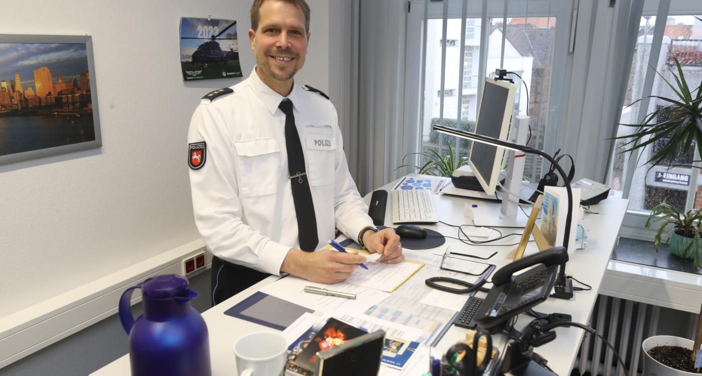 Fels in der Brandung gegen alle Feinde der Demokratie: Oliver Meyer, Inspektionsleiter der Gifhorner Polizei, im großen KURT-Interview über Sicherheit, Vertrauen und Reichsbürger