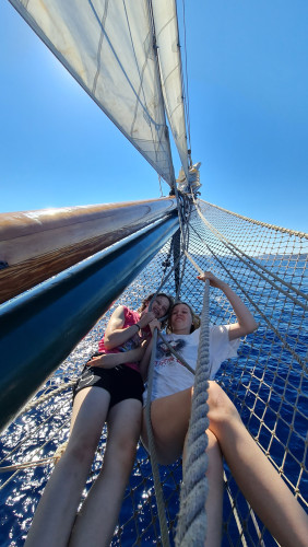 Fliegende Fische zum Greifen nahe: Zehn Kinder und Jugendliche aus Gifhorn reisen acht Tage lang mit einem Segelschiff entlang der Ostküste Sardiniens