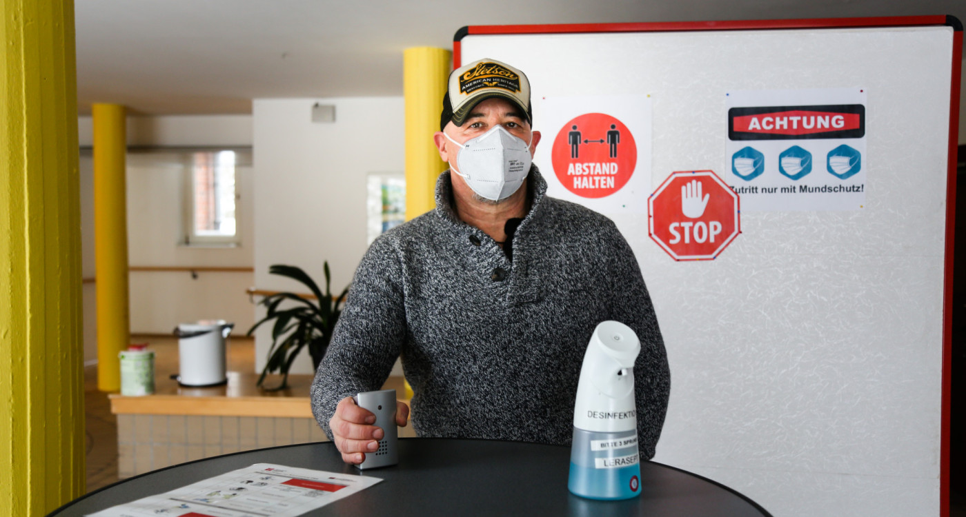 Freiwillige vor: Gifhorns Christinenstift sucht Helfer, um Pflegekräfte zu entlasten - Volker Schlag und der Kultbahnhof sind bereits dabei