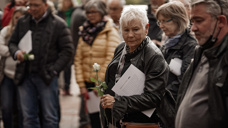 Freude und Dankbarkeit – trotz ein paar Tränen: KURT begleitete die Nachfahren eines Opfers der Nationalsozialisten bei der Verlegung der ersten Stolpersteine in Gifhorn