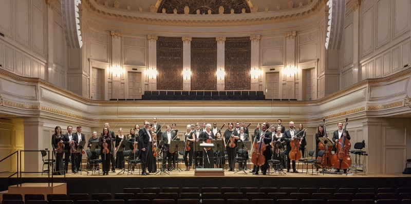 Frühlingserwachen in der Autostadt in Wolfsburg: Klassik-Konzert am 1. April mit der Philharmonia Frankfurt