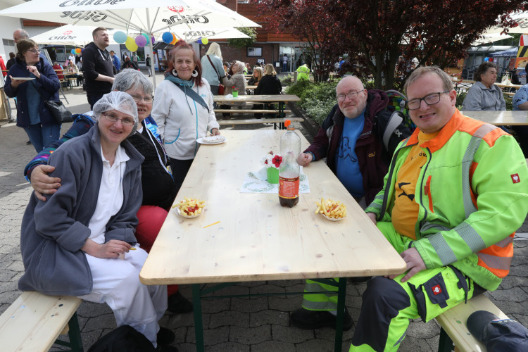 Frühlingshafter Tag der offenen Tür in der Lebenshilfe Gifhorn: Unsere Bildergalerie zeigt die schönsten Motive