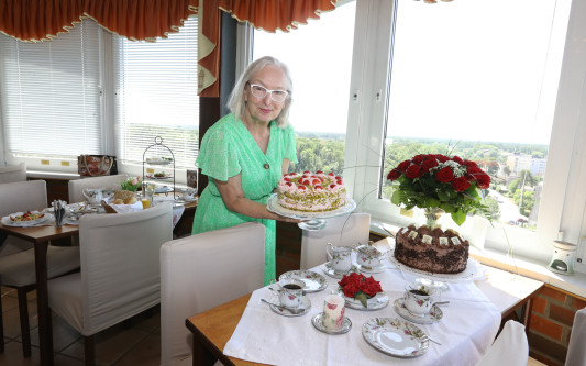 Frühstücksbuffet, Tortenträume und Teatime: Gifhorns Panorama-Café im Wasserturm zeigt seine vielseitigen Angebote